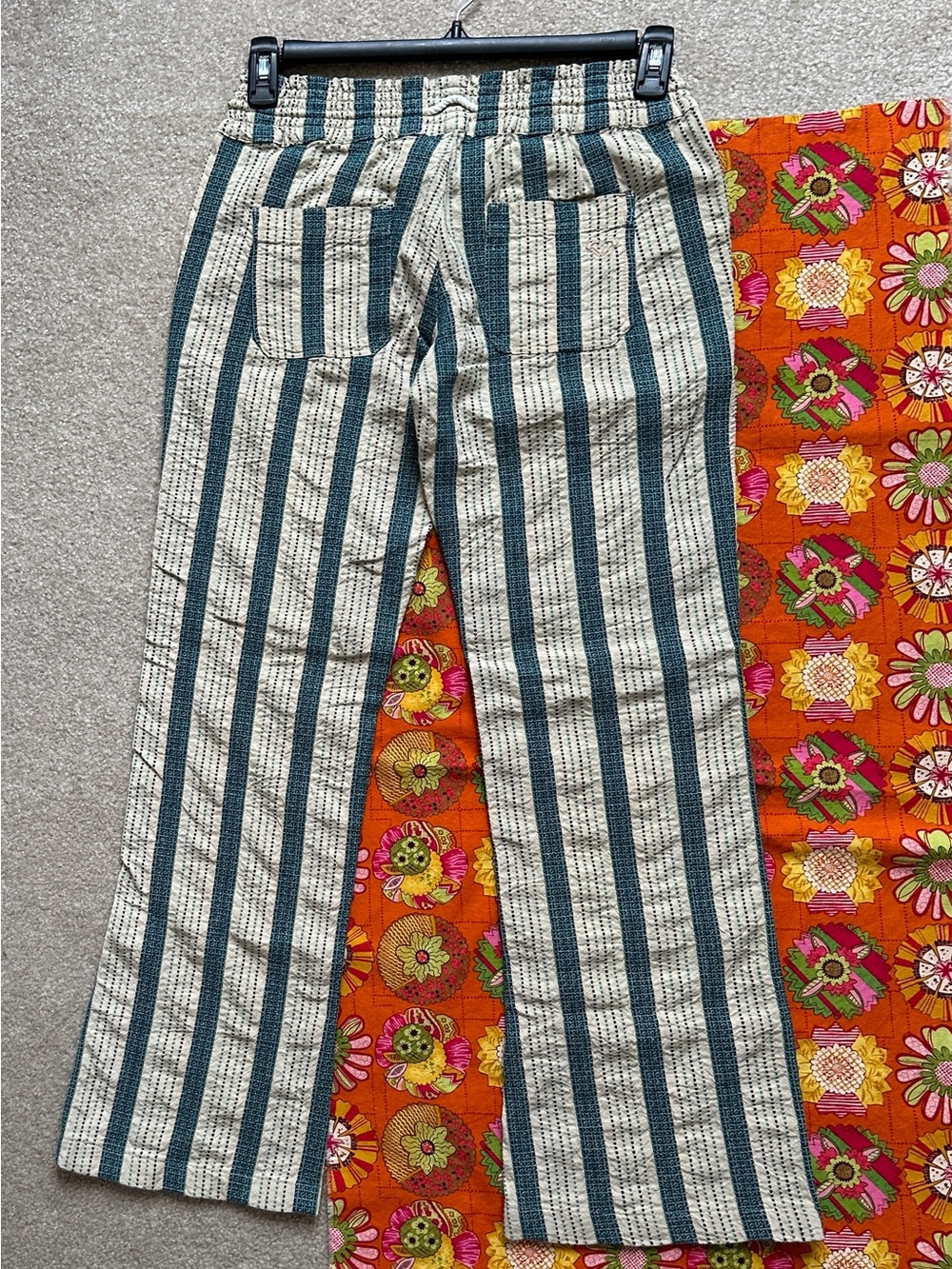 Roxy Drawstring Lounge Pants - Picture 2 of 11